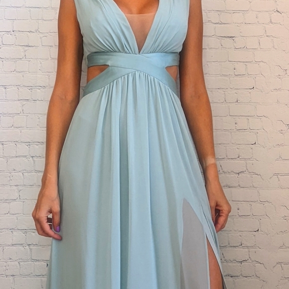 Turquoise or seafoam green Deep V-neck dress with high slit - Picture 3 of 4
